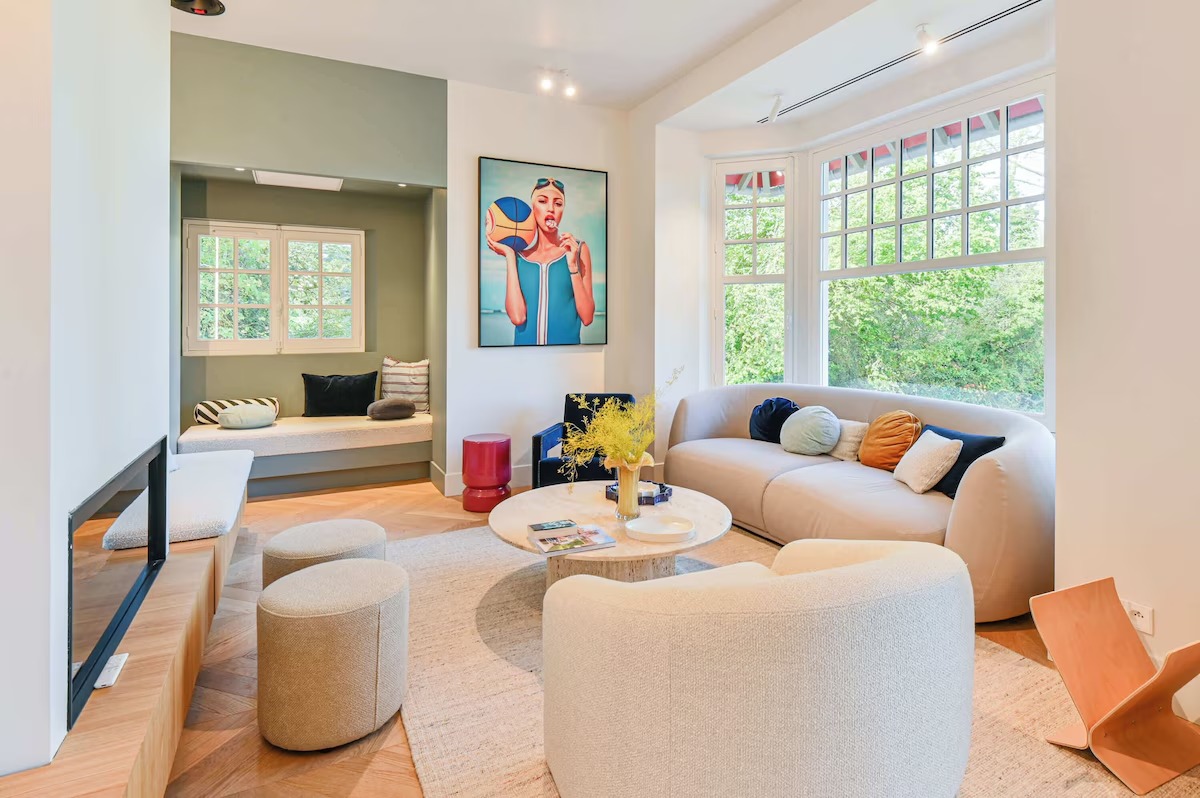 Banquette et meuble cheminé